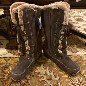 London Fog size 9 faux fur lined boots brand new with tags